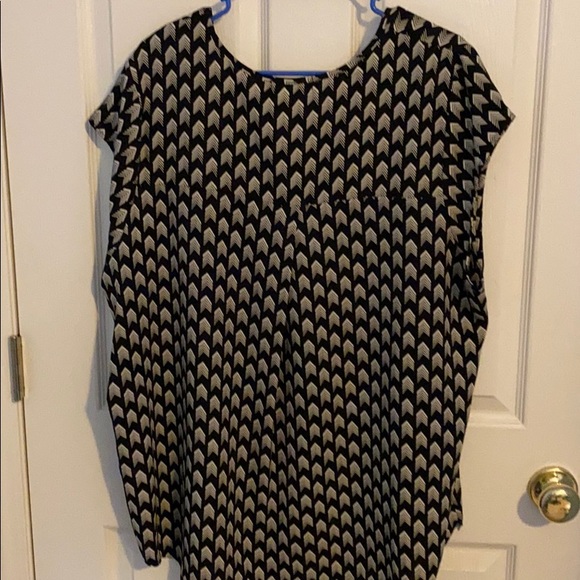 Black and Cream Blouse - Picture 4 of 6